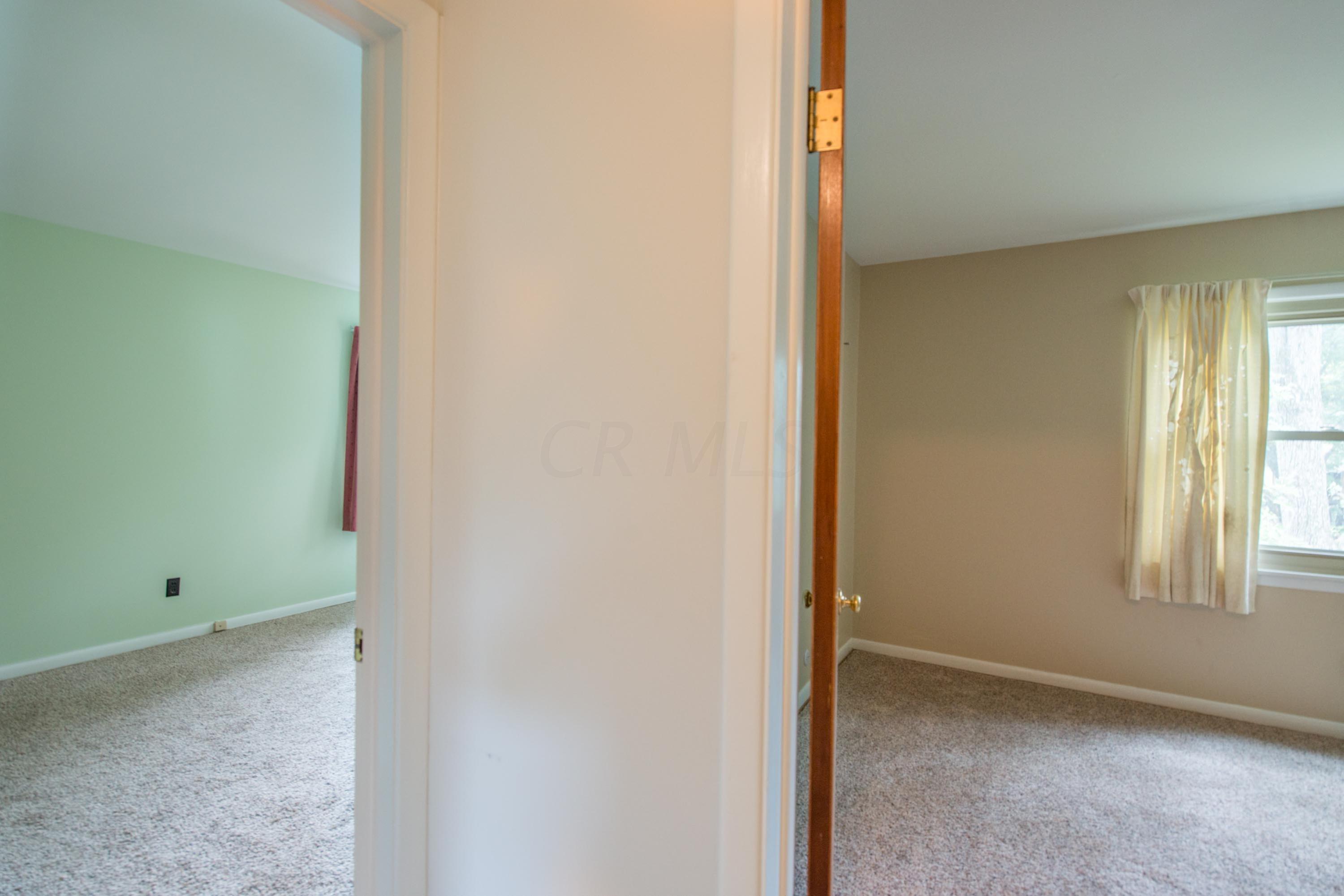 1088 Bernard Road Columbus, OH 43221 - Photo 28 of 36 Gallery Image 28