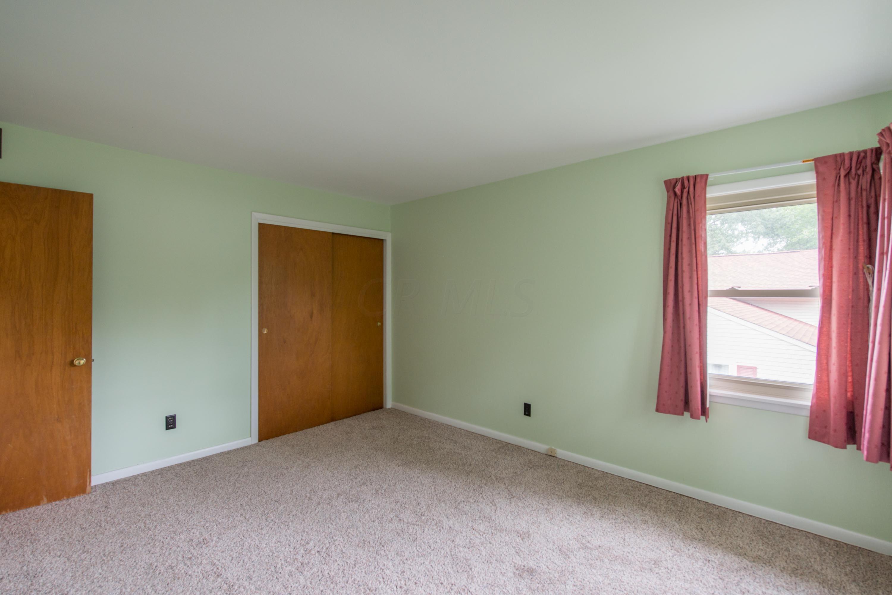 1088 Bernard Road Columbus, OH 43221 - Photo 30 of 36 Gallery Image 30