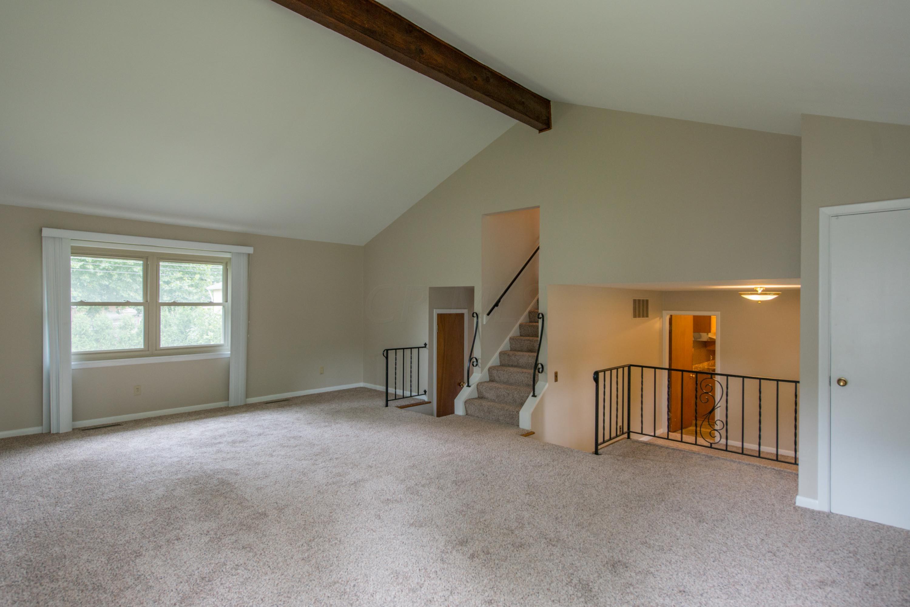 1088 Bernard Road Columbus, OH 43221 - Photo 7 of 36 Gallery Image 7