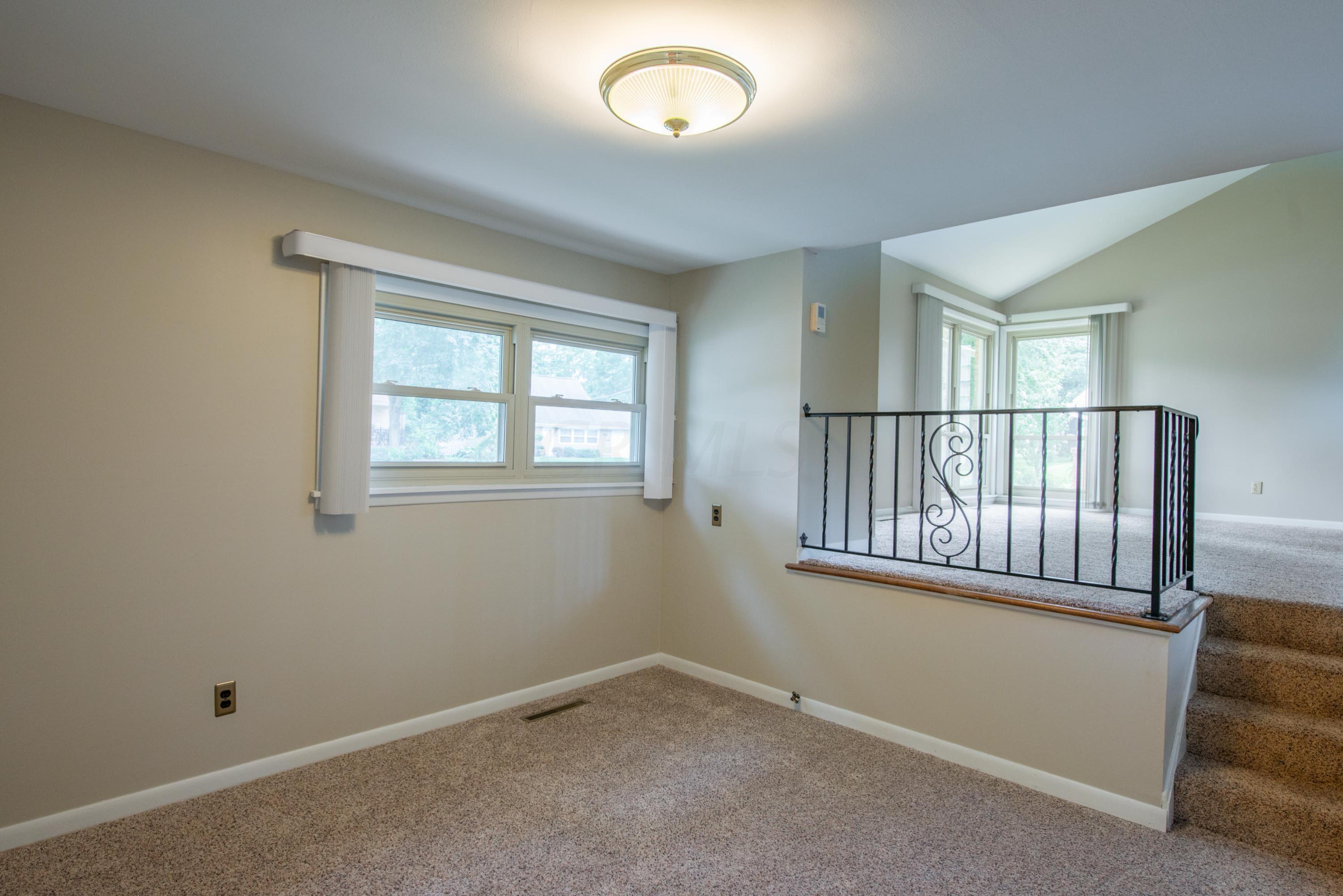 1088 Bernard Road Columbus, OH 43221 - Photo 9 of 36 Gallery Image 9
