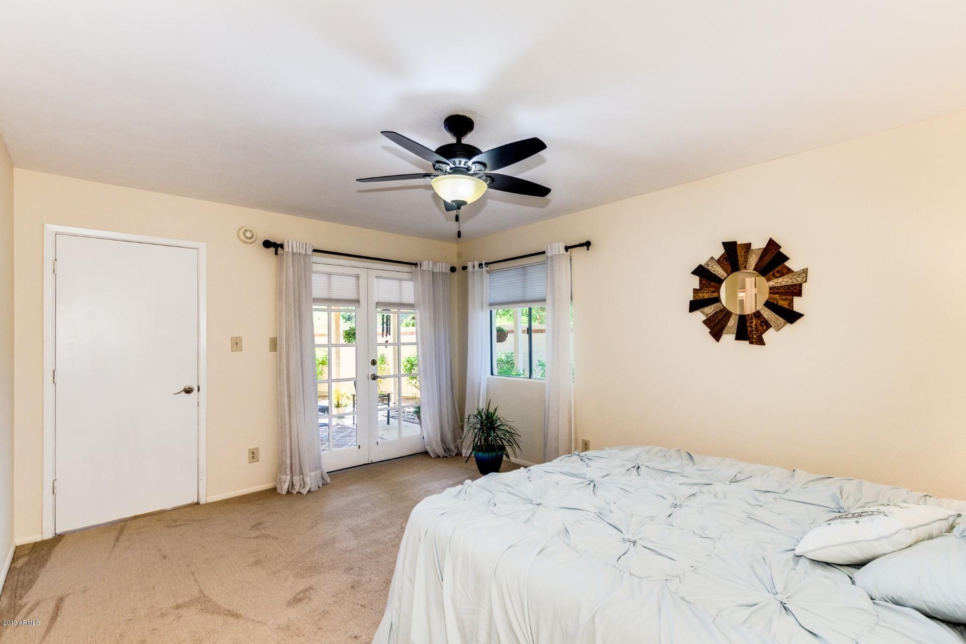 850 East Roberts Road Phoenix, AZ 85022 - Photo 13 of 22 0013-Roberts - 850 (14)