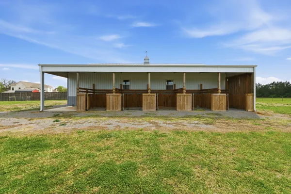 a view of a garage