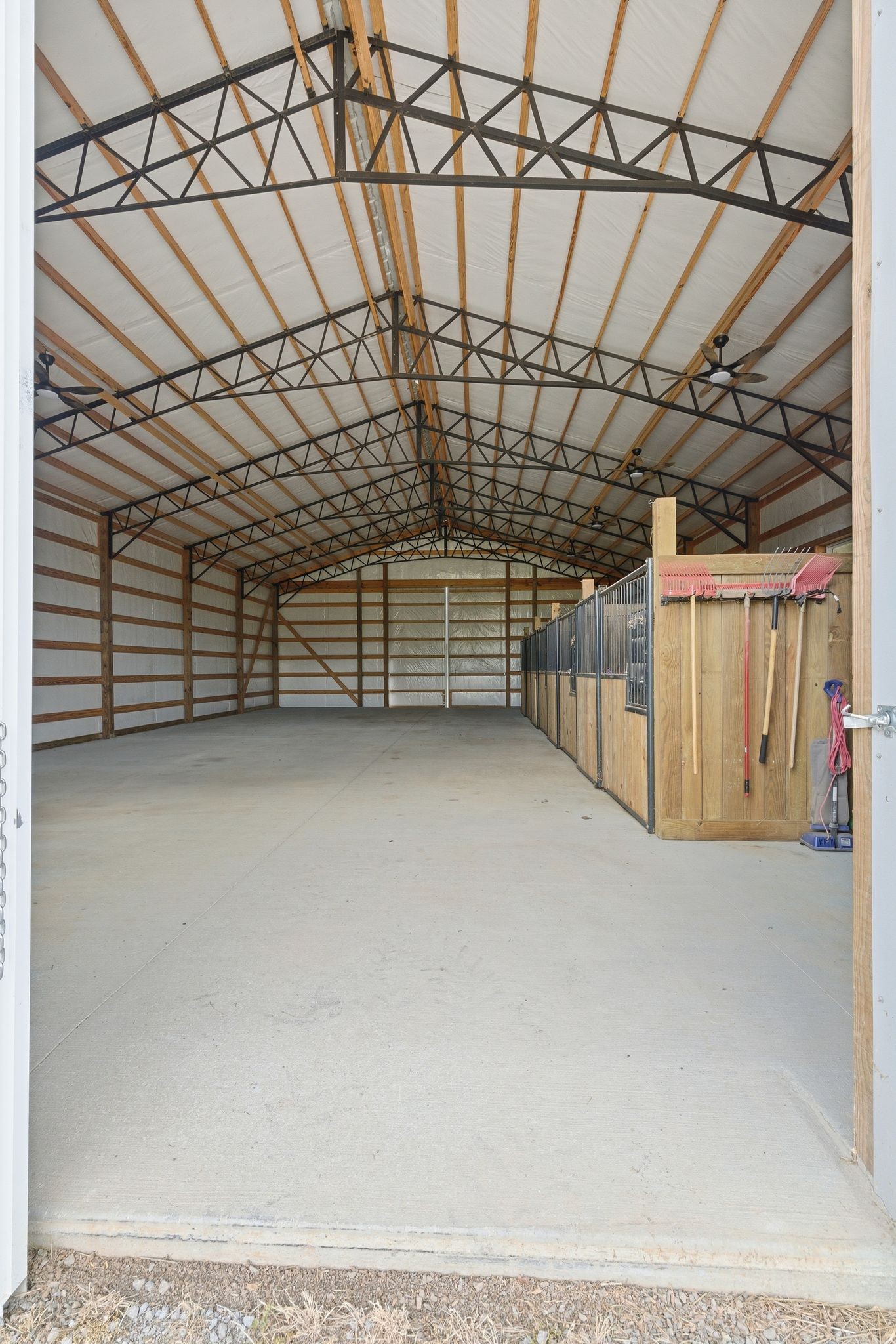 8516 Lowe Christiana Road Christiana, TN 37037 - Photo 52 of 53 a view of a garage