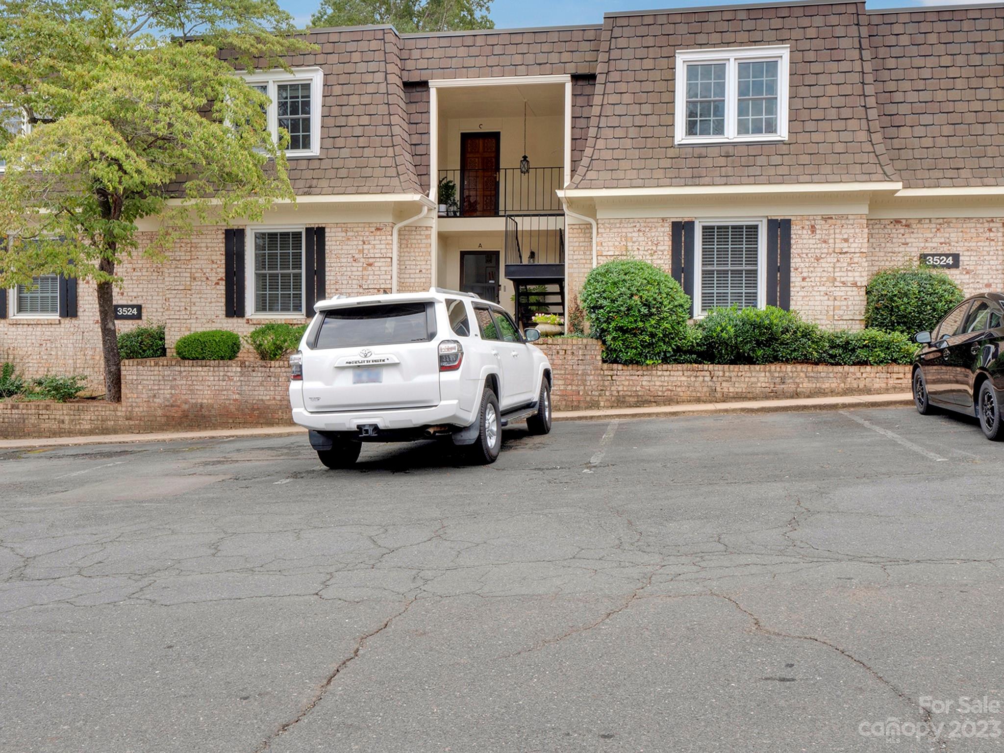 3524 Colony Road, Unit C Charlotte, NC 28211 - Photo 2 of 29 Gallery Image 2