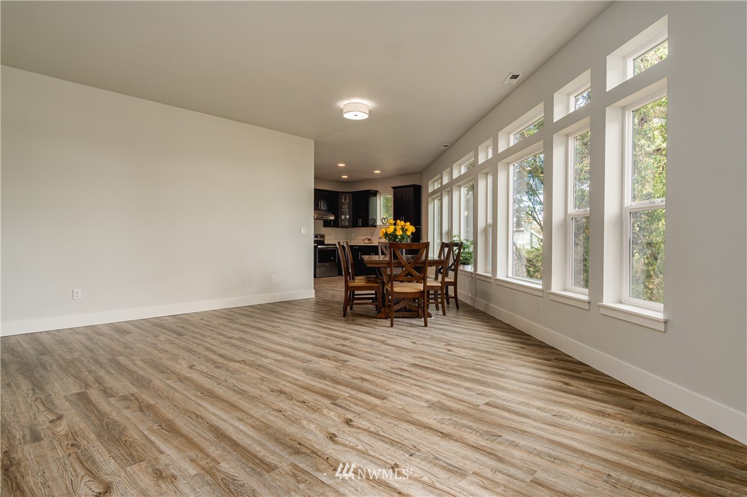 668 Lind Avenue Northwest Renton, WA 98057 - Photo 9 of 27 Gallery Image 9