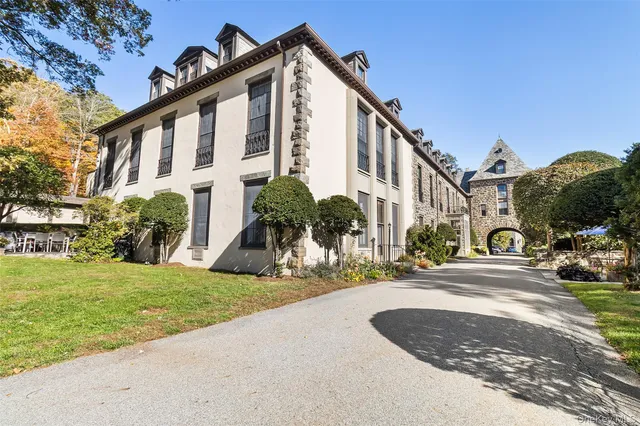 $585,000 | 341 Furnace Dock Road, Unit 1, Cortlandt Manor, NY 10567