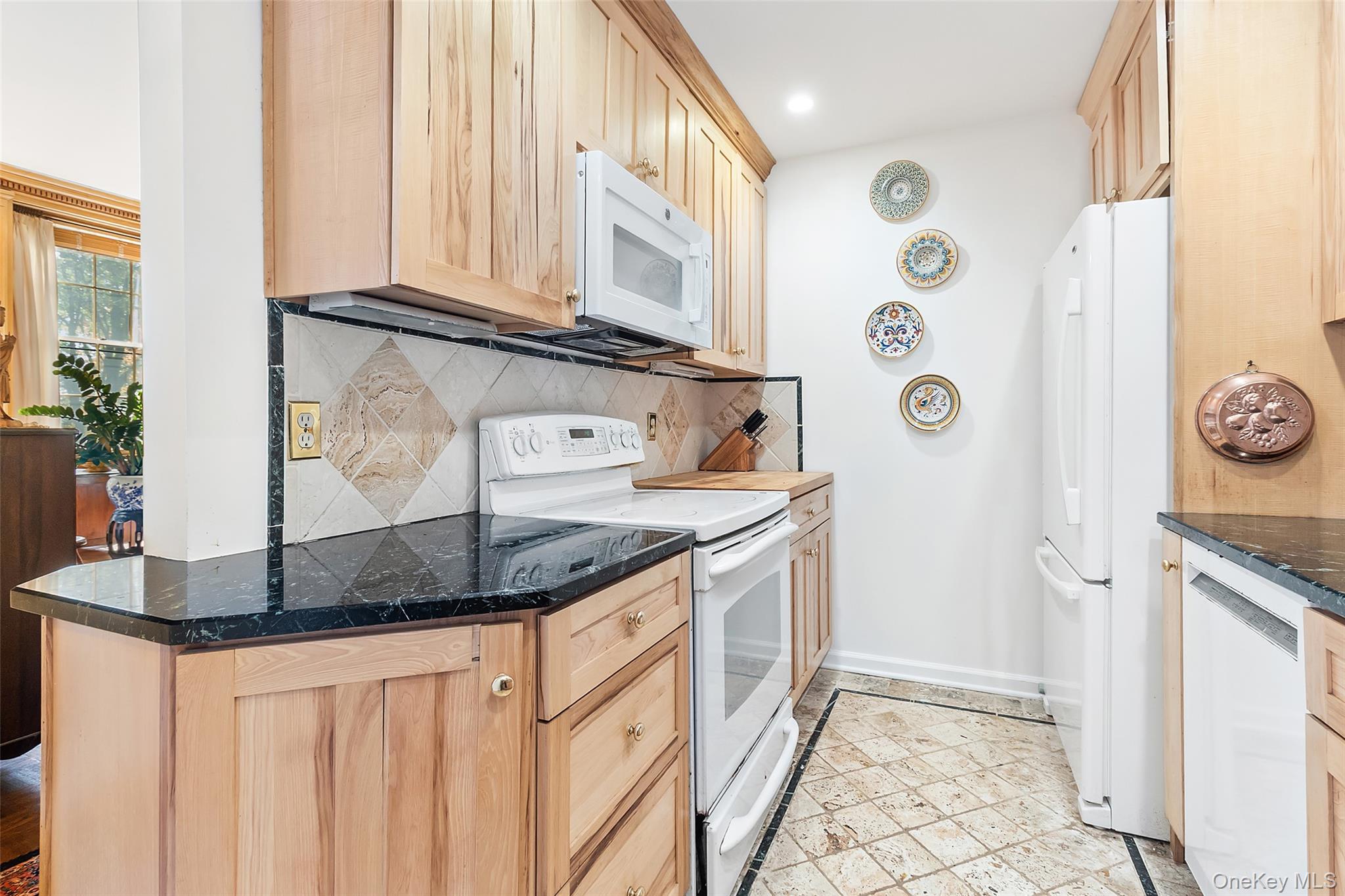 341 Furnace Dock Road, Unit 1 Cortlandt Manor, NY 10567 - Photo 12 of 35