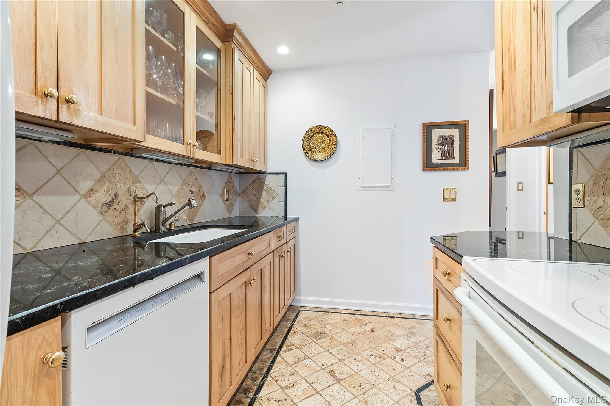 341 Furnace Dock Road, Unit 1 Cortlandt Manor, NY 10567 - Photo 13 of 35