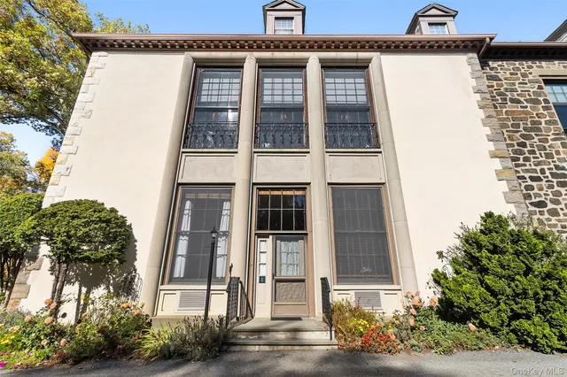 $585,000 | 341 Furnace Dock Road, Unit 1, Cortlandt Manor, NY 10567