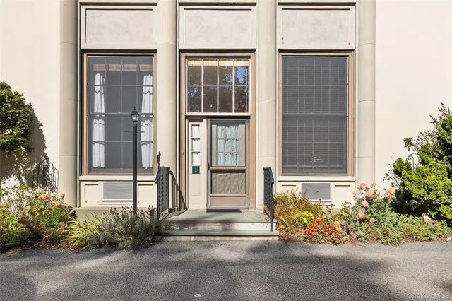 $585,000 | 341 Furnace Dock Road, Unit 1, Cortlandt Manor, NY 10567