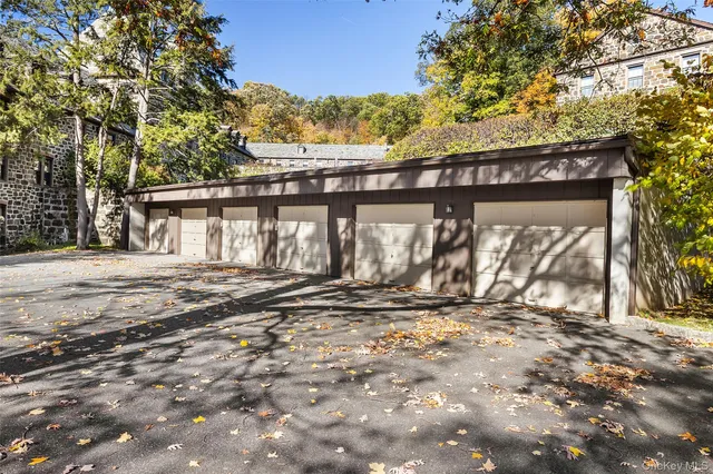 $585,000 | 341 Furnace Dock Road, Unit 1, Cortlandt Manor, NY 10567