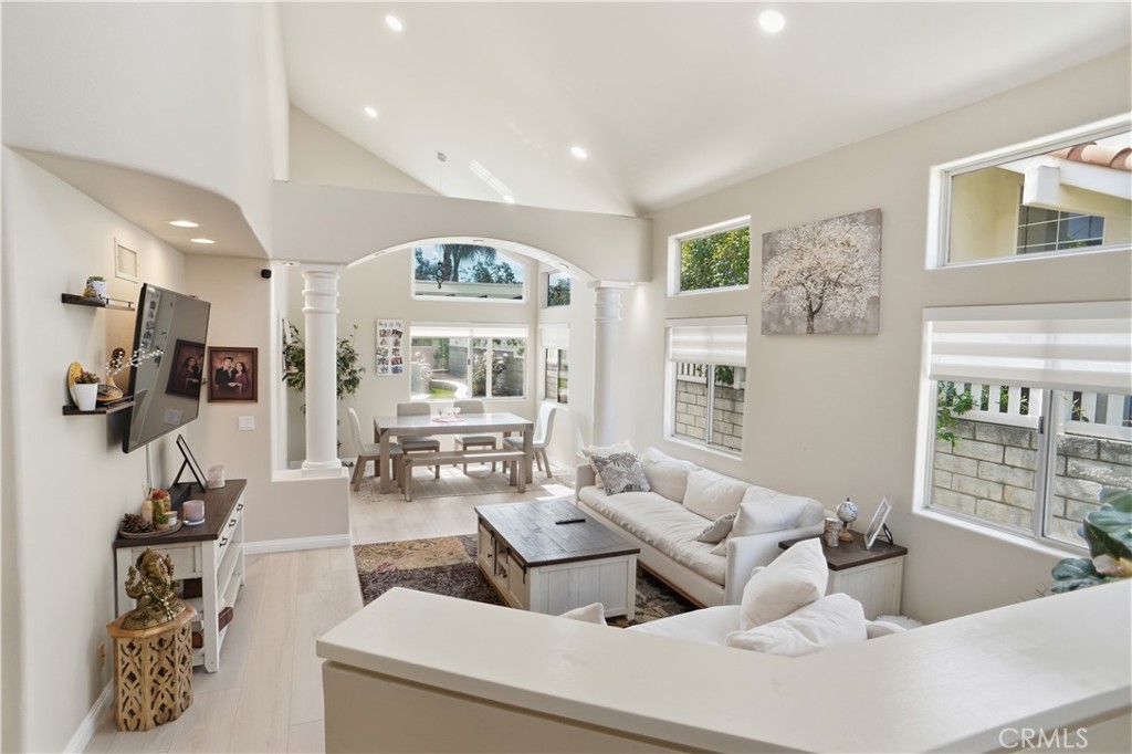 25550 Longfellow Place Stevenson Ranch, CA 91381 - Photo 3 of 30