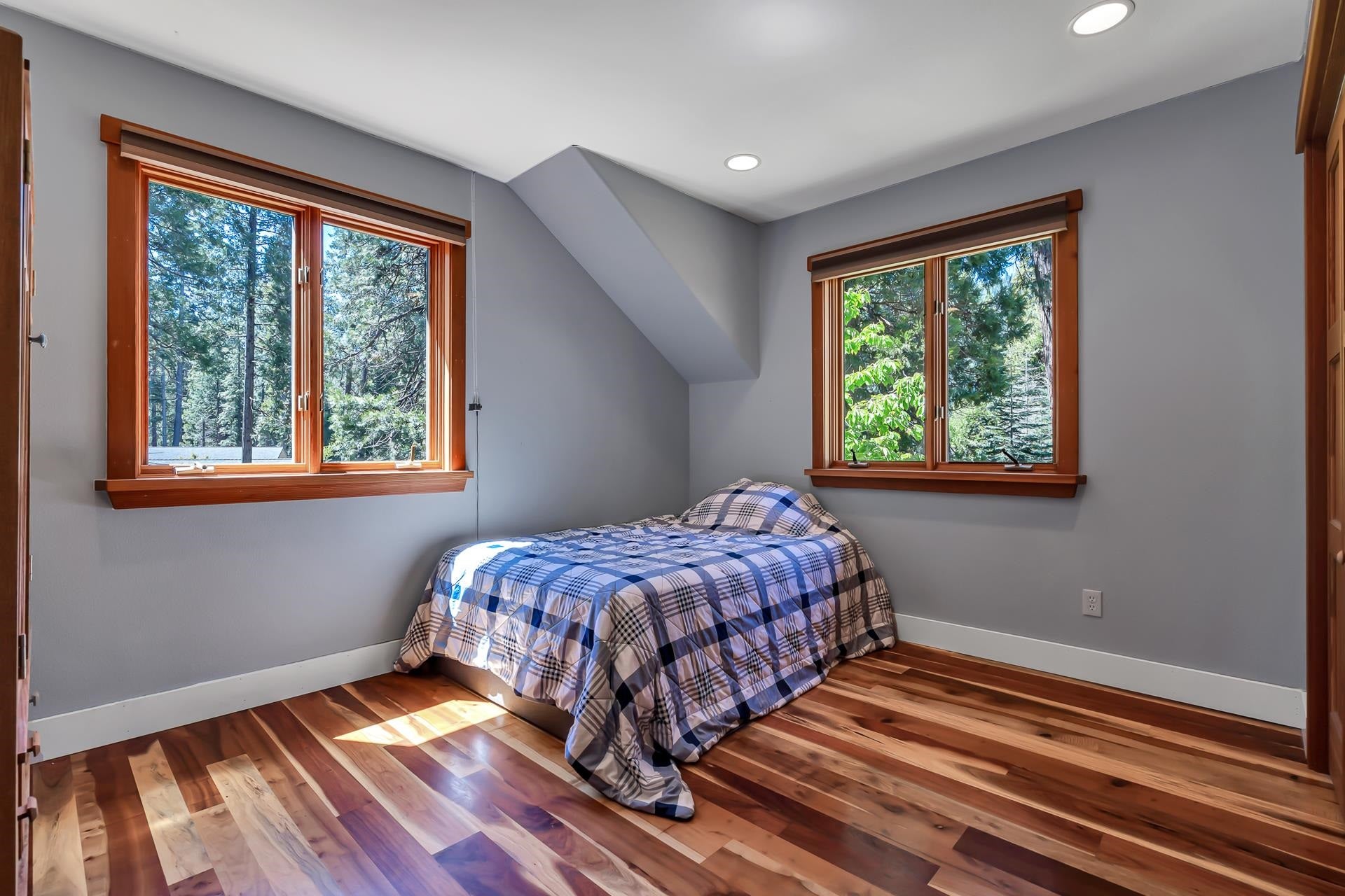 2106 Davis Place Road Mount Shasta, CA 96067 - Photo 20 of 28 Gallery Image 20
