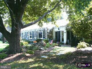 2910 Edge Hill Road Huntingdon Valley, PA 19006 - Photo 2 of 6 Gallery Image 2