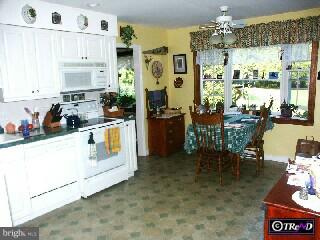 2910 Edge Hill Road Huntingdon Valley, PA 19006 - Photo 3 of 6 Gallery Image 3