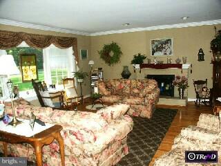 2910 Edge Hill Road Huntingdon Valley, PA 19006 - Photo 5 of 6 Gallery Image 5