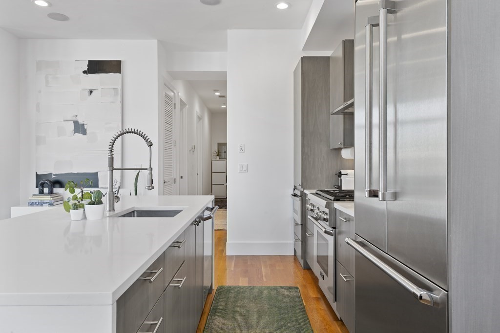 5 Mohawk Street, Unit 5 Boston, MA 02127 - Photo 8 of 22