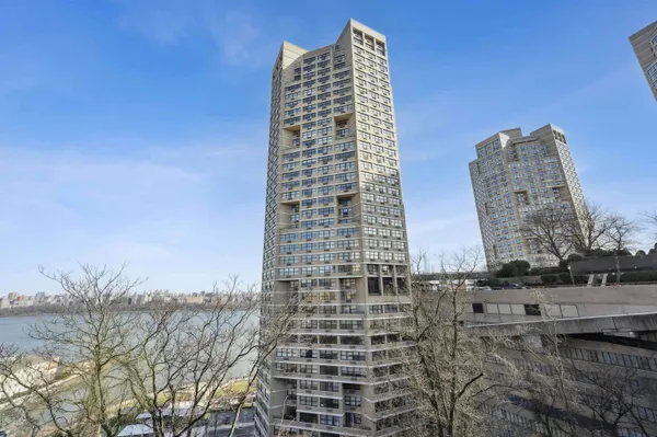 $4,500 | 7004 Boulevard East, Unit 7D, Guttenberg, NJ 07093