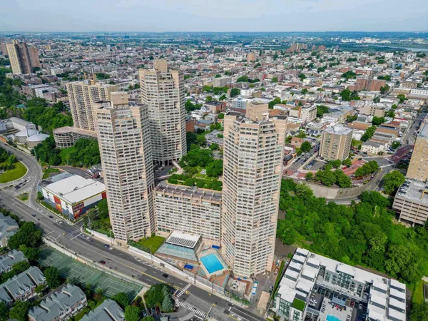 $4,500 | 7004 Boulevard East, Unit 7D, Guttenberg, NJ 07093