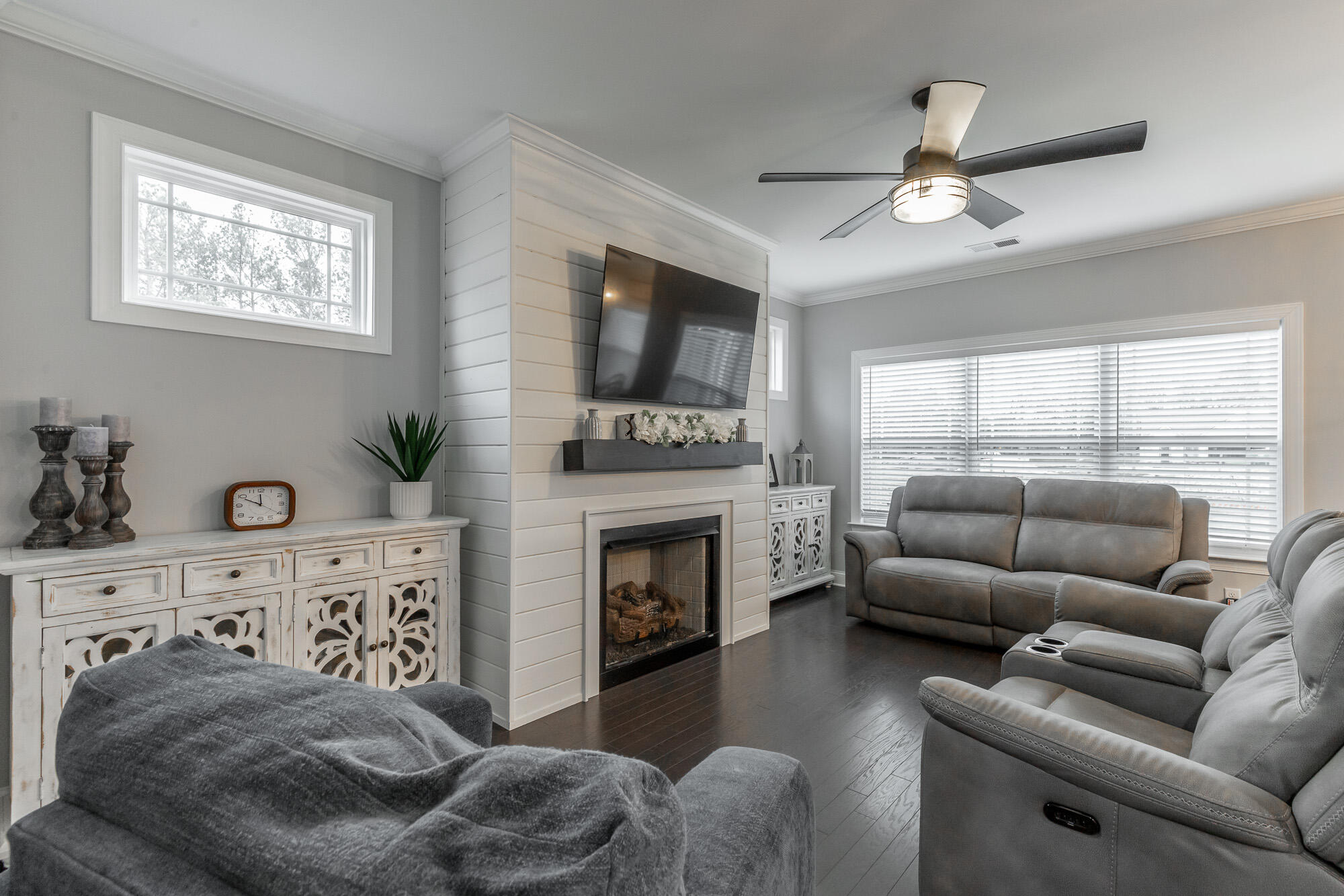 517 Sliding Home Run Chattanooga, TN 37421 - Photo 35 of 76 Living Room