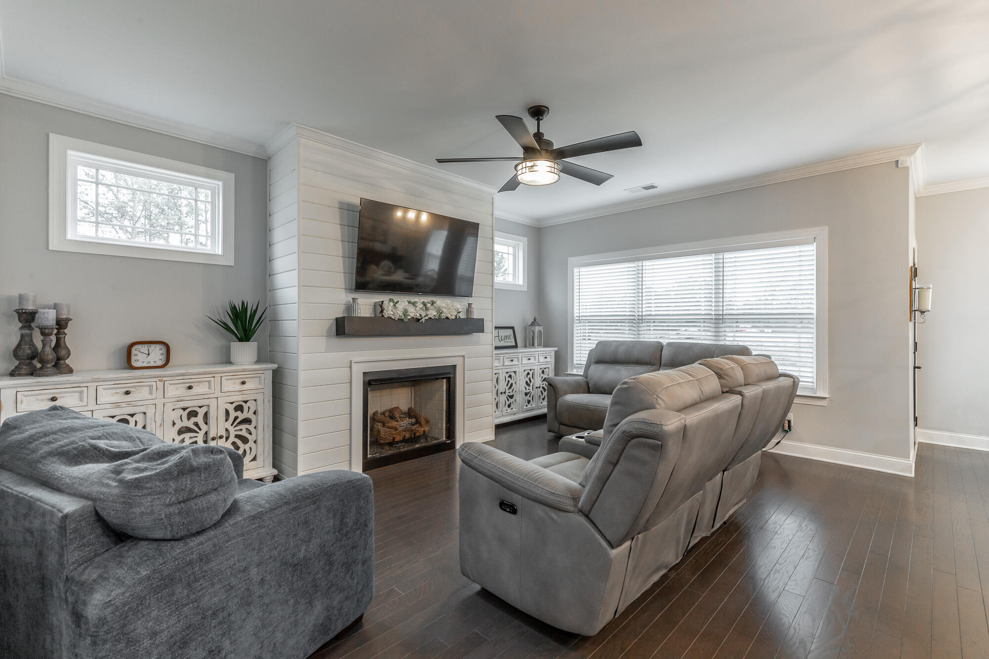 517 Sliding Home Run Chattanooga, TN 37421 - Photo 36 of 76 Living Room