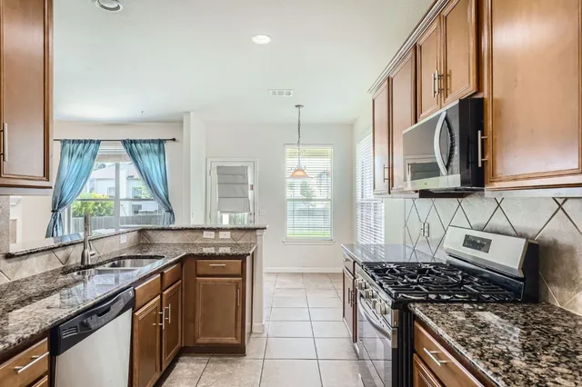 $2,300 | 3423 Shiraz Loop, Round Rock, TX 78665