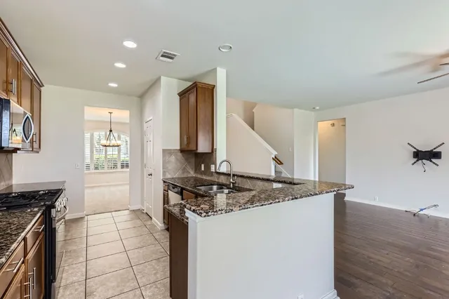 $2,300 | 3423 Shiraz Loop, Round Rock, TX 78665