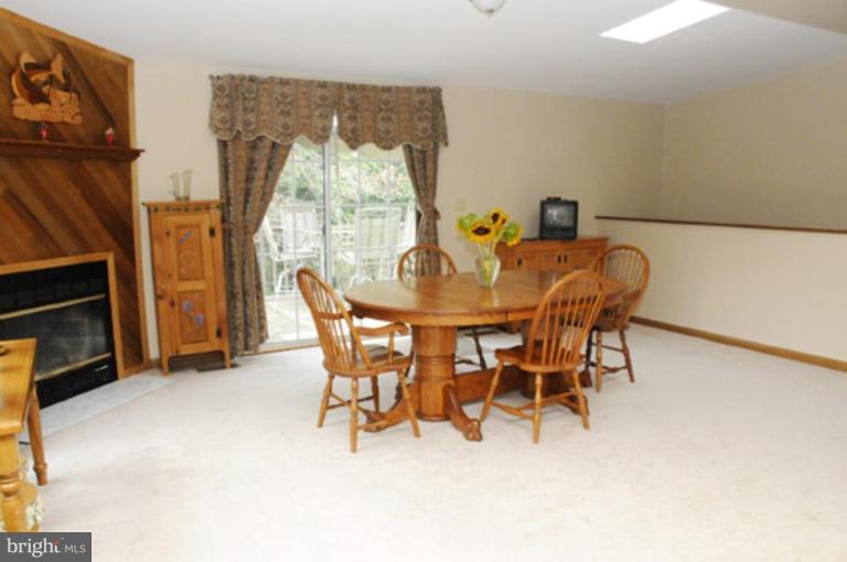 7940 West Riverside Drive Pasadena, MD 21122 - Photo 13 of 18 Living Room #2