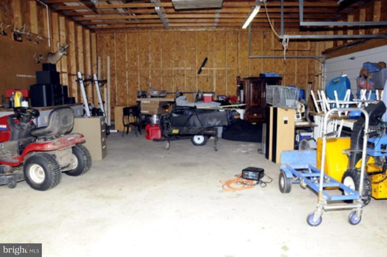 7940 West Riverside Drive Pasadena, MD 21122 - Photo 14 of 18 Garage 2