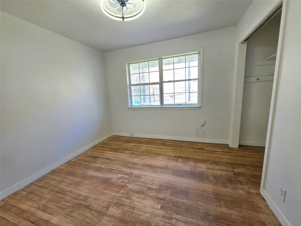 a view of empty room with window