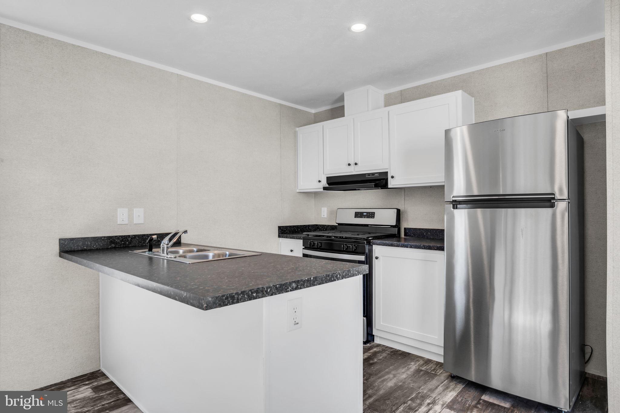 69 Mobile Drive Thomasville, PA 17364 - Photo 6 of 28