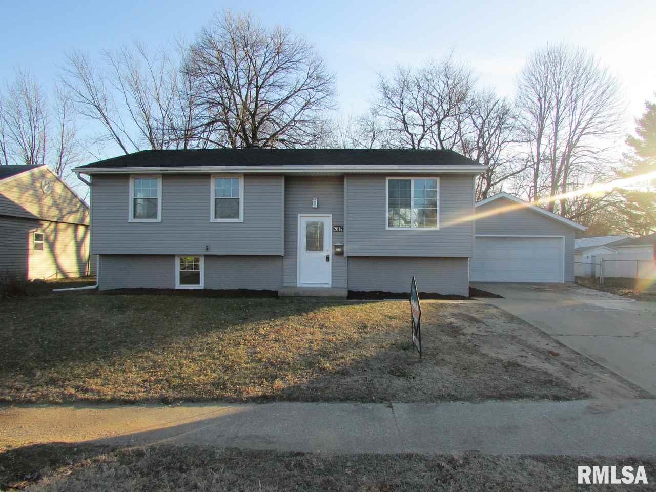 2012 Sheridan Road Pekin, IL 61554 - Photo 2 of 30