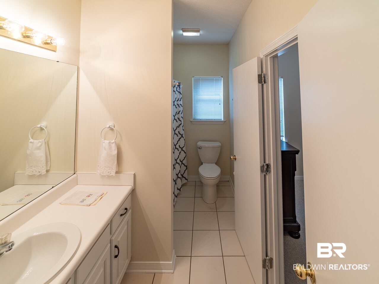 17460 Pandion Ridge, Unit C1 Fairhope, AL 36532 - Photo 14 of 25 Master Bath