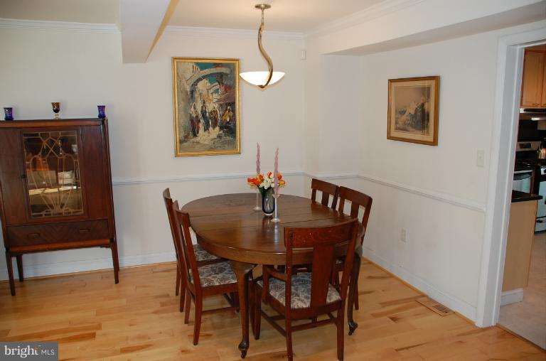 1905 Greenberry Road Baltimore, MD 21209 - Photo 8 of 28 Dining Room