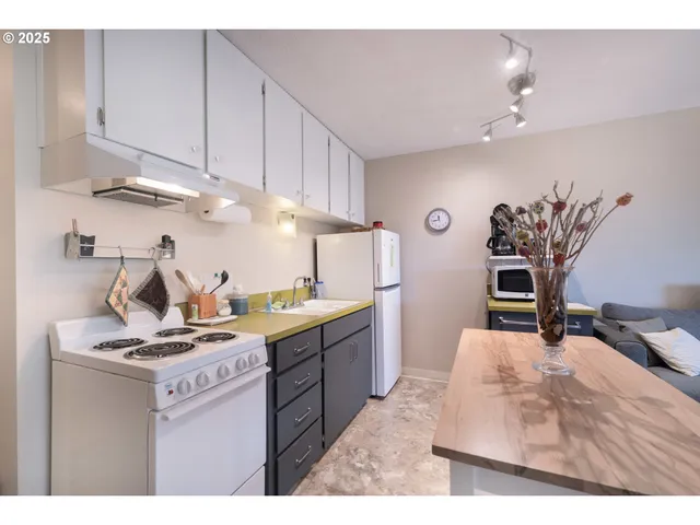 $225,000 | 48988 Highway 101 South, Unit 338, Neskowin, OR 97149