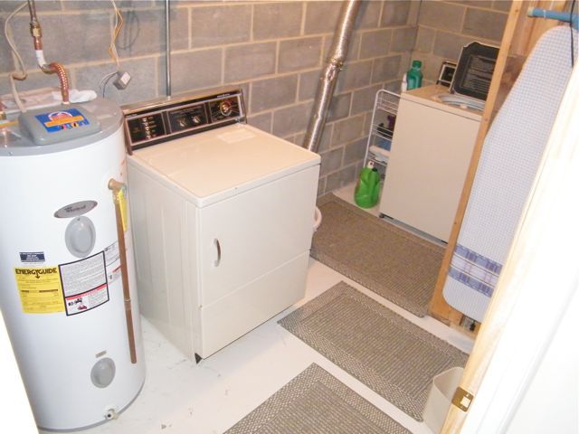 2755 Northridge Road Hardy, VA 24101 - Photo 18 of 22 Laundry / Utility Room