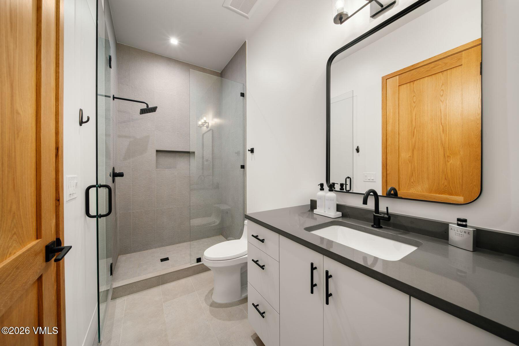145 Gore Trail Edwards, CO 81632 - Photo 47 of 77 Bathroom in Bedroom 4