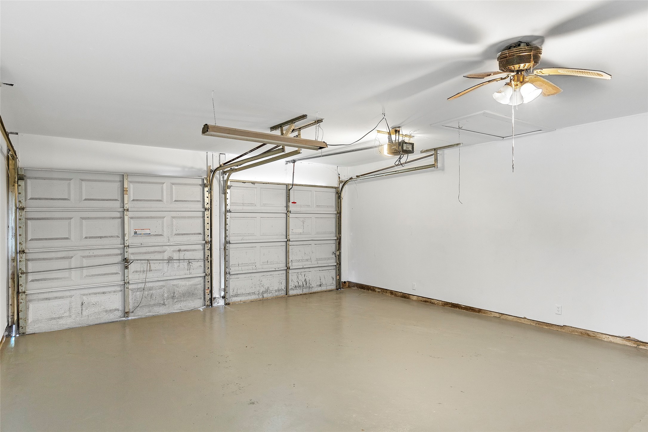 906 Broad Ripple Drive Huffman, TX 77336 - Photo 25 of 30 Plenty of space to park two cars.
