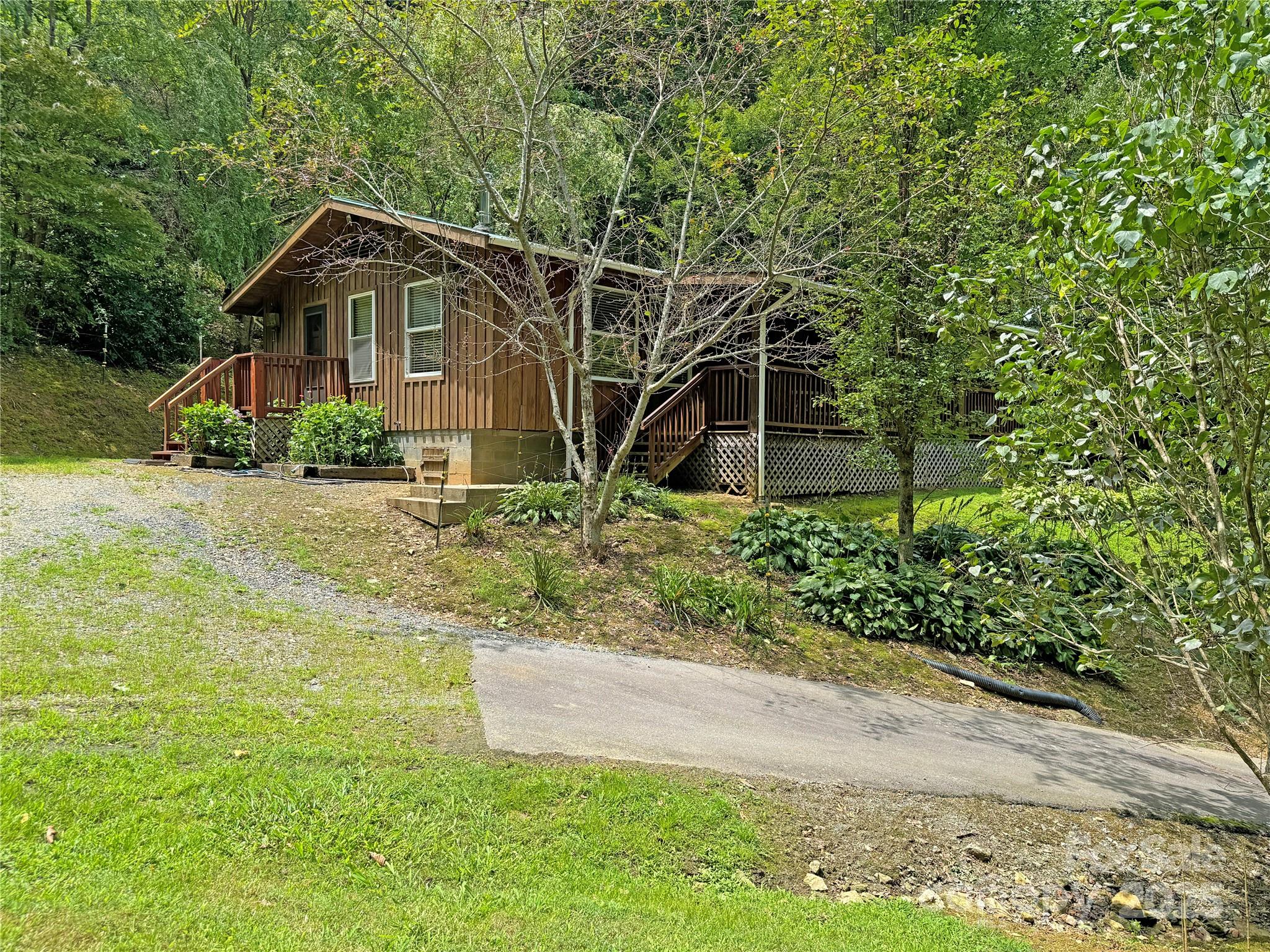 833 Sprinkle Branch Road Marshall, NC 28753 - Photo 37 of 40 Gallery Image 37