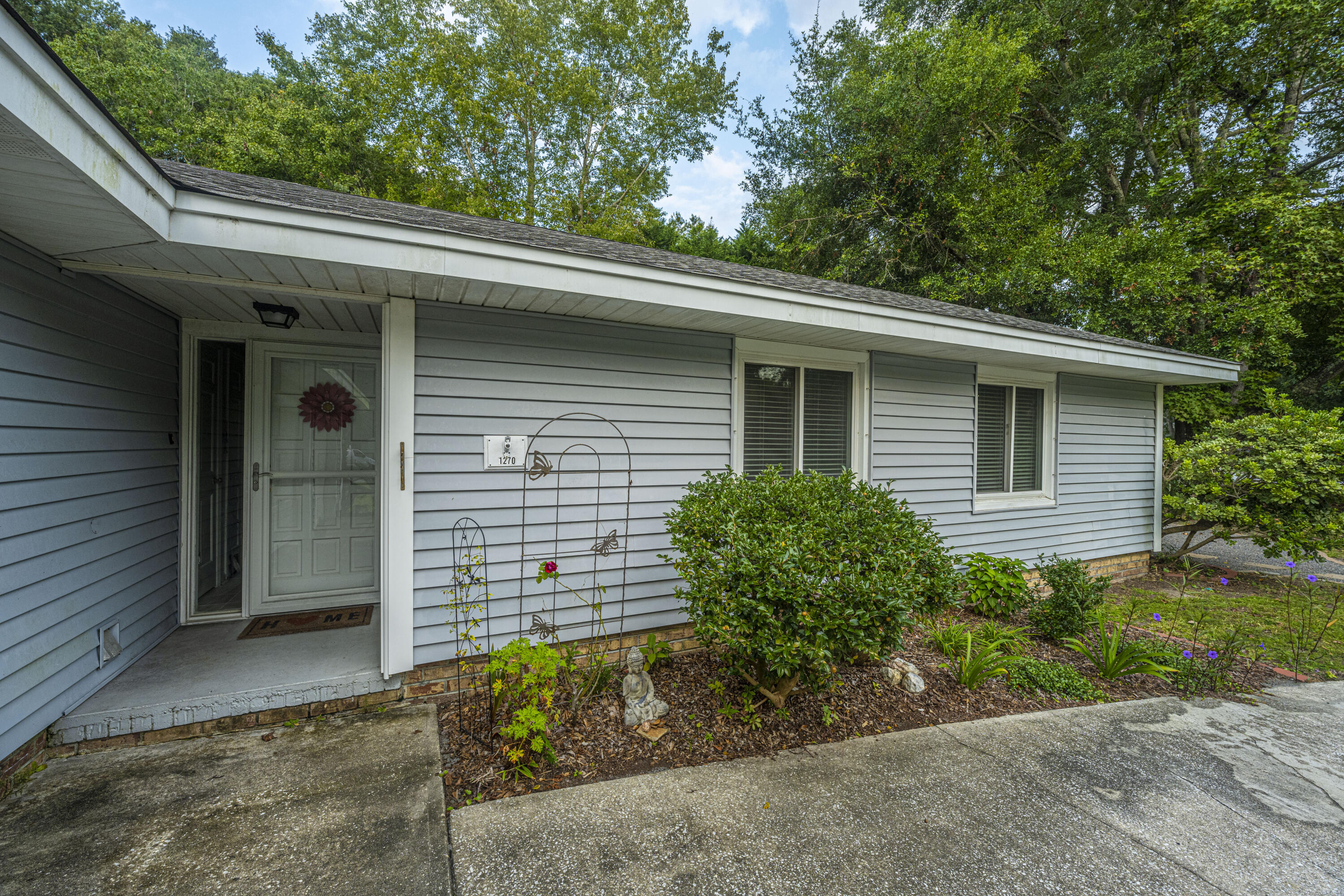 1270 Old Colony Road Mount Pleasant, SC 29464 - Photo 4 of 42 1270OldColonyRd33