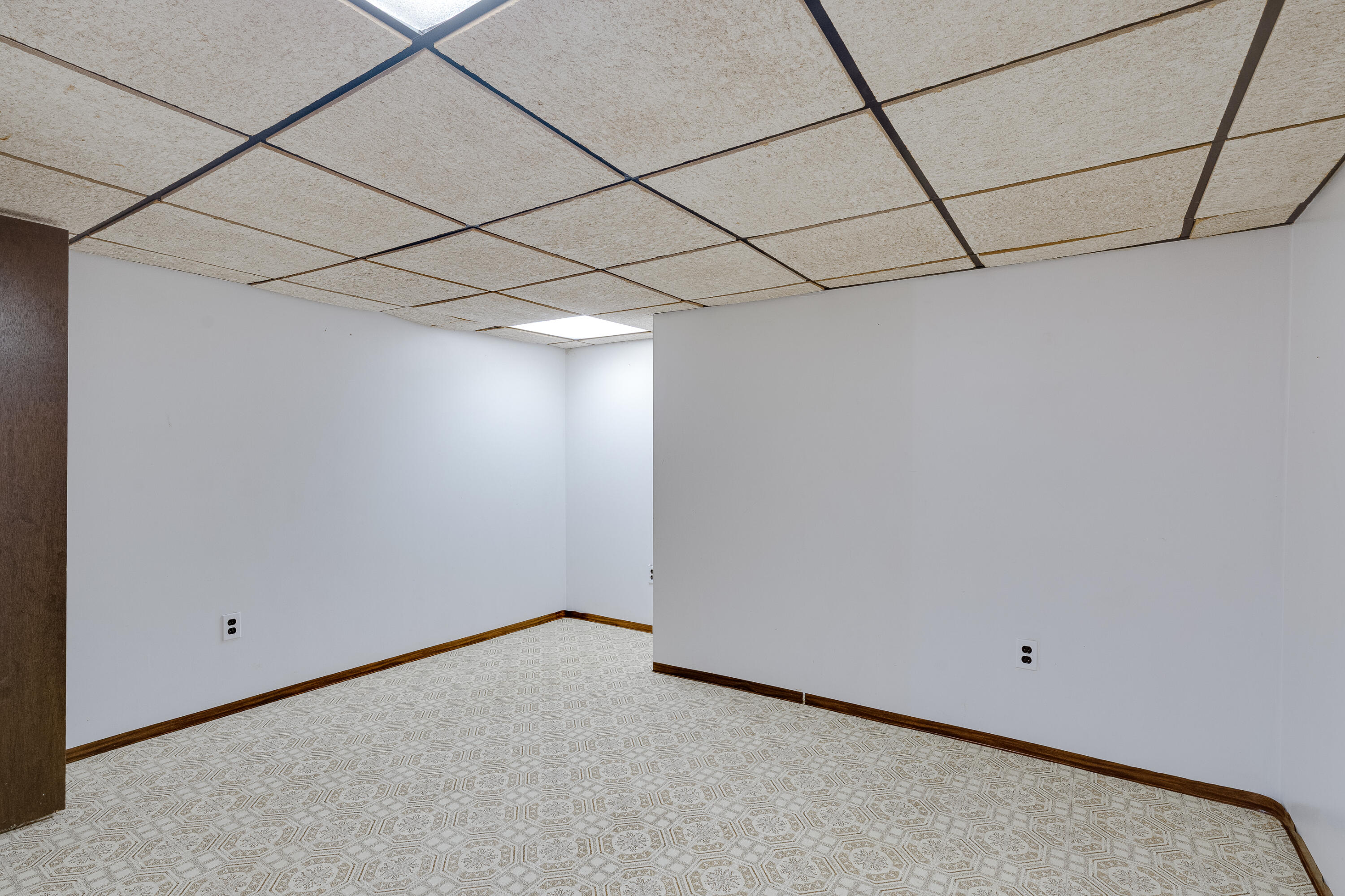 5806 Wedgewood Road Canton, MI 48187 - Photo 45 of 51 B-5806 Wedgewood, Canton-41