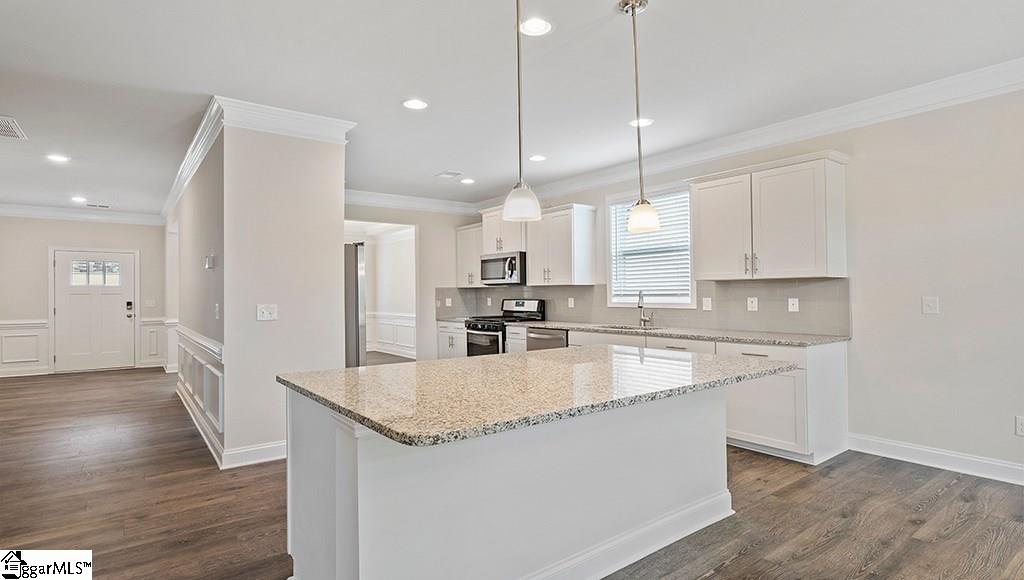 413 Wildflower Road Easley, SC 29642 - Photo 5 of 36