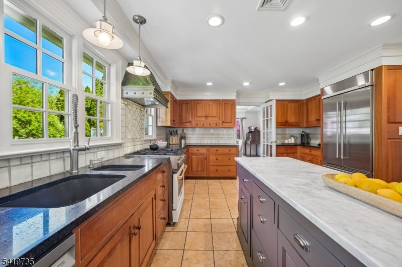 11 Hawthorne Road Short Hills, NJ 07078 - Photo 12 of 40