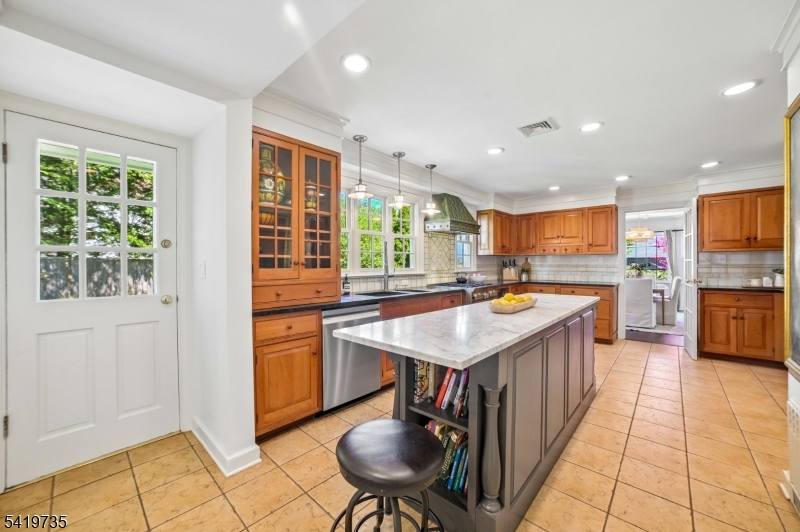 11 Hawthorne Road Short Hills, NJ 07078 - Photo 14 of 40