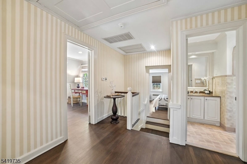 11 Hawthorne Road Short Hills, NJ 07078 - Photo 19 of 40