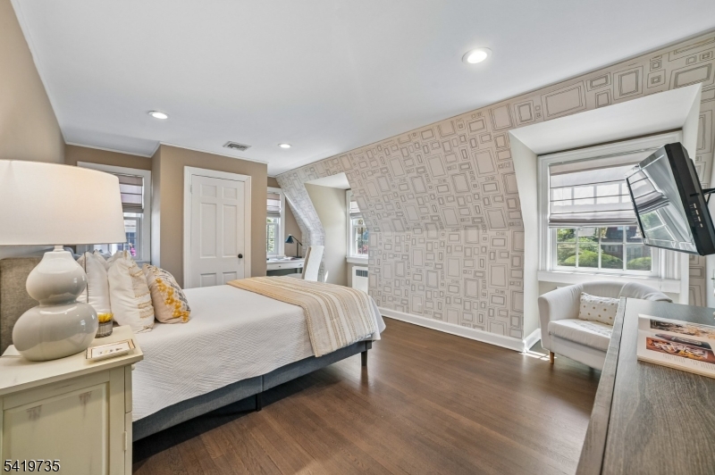11 Hawthorne Road Short Hills, NJ 07078 - Photo 23 of 40