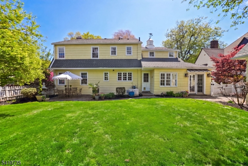 11 Hawthorne Road Short Hills, NJ 07078 - Photo 32 of 40