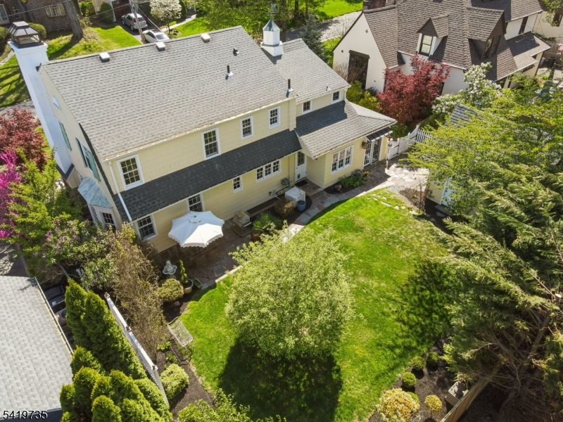11 Hawthorne Road Short Hills, NJ 07078 - Photo 34 of 40