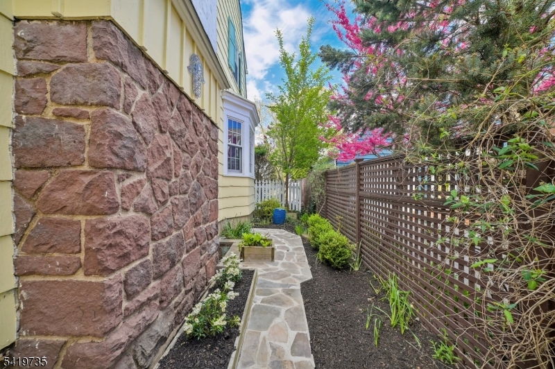 11 Hawthorne Road Short Hills, NJ 07078 - Photo 35 of 40