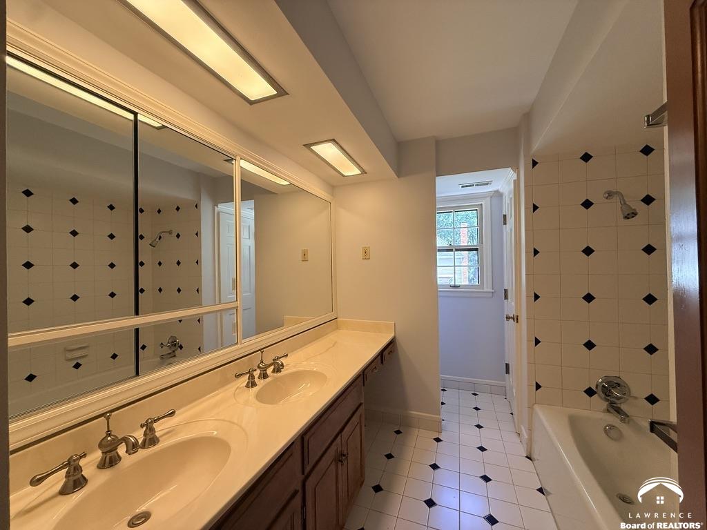 2806 Schwarz Road Lawrence, KS 66049 - Photo 66 of 97 Gallery Image 66